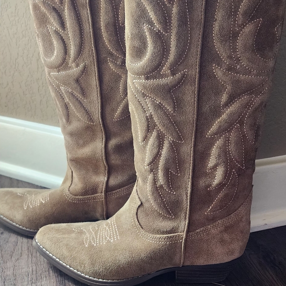 Guess Tan Embroidered Heeled Boots - Picture 1 of 4